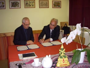 ハンガリー　ブダペスト　法門仏教大学と交流協定締結