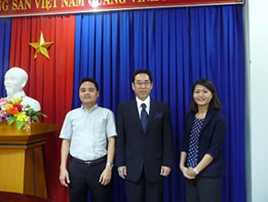 ベトナム　ダナン外国語大学を交流訪問（交流協定締結）