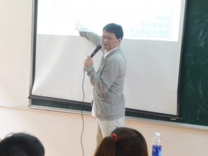 体験授業 「普通の人が起業家になるには？」 ～中小企業財務論を担当する山田准教授による講義～（2013.7.6 開催）