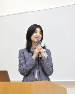 体験授業（2013.9.28開催） 「クックパッドのビジネスモデルとマーケティング戦略を考える」 担当：富山栄子教授