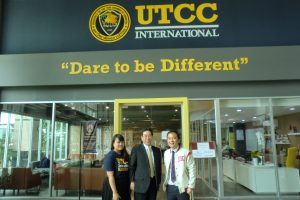 タイ商工会議所大学を訪問