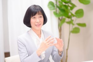 浅野浩美教授の書評が学会誌に掲載されました