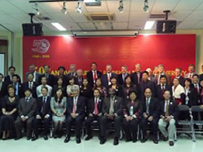ベトナム　ハノイ貿易大学50周年記念式典に出席