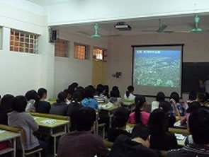 ベトナム　ハノイ国家大学外国語大学にて進学説明会を開催